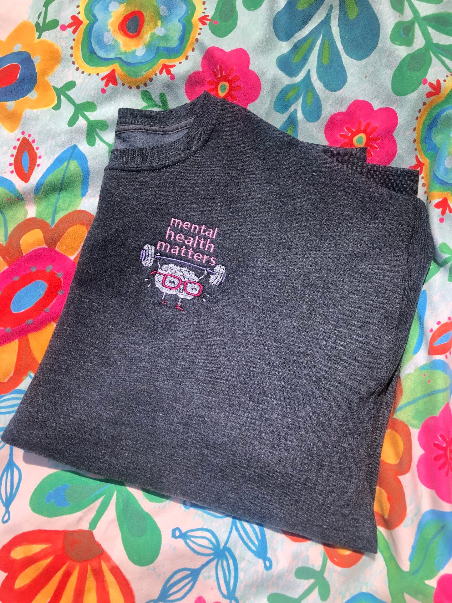 Cute Brain Lifting Weights Sweatshirt – Sweatshirt for Mental Health Advocates - Mental Health Matters – Gray  - Brain Health